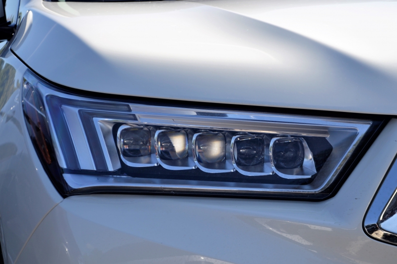 automobile-THEOULE SUR MER-min_acura-headlamp-2834131